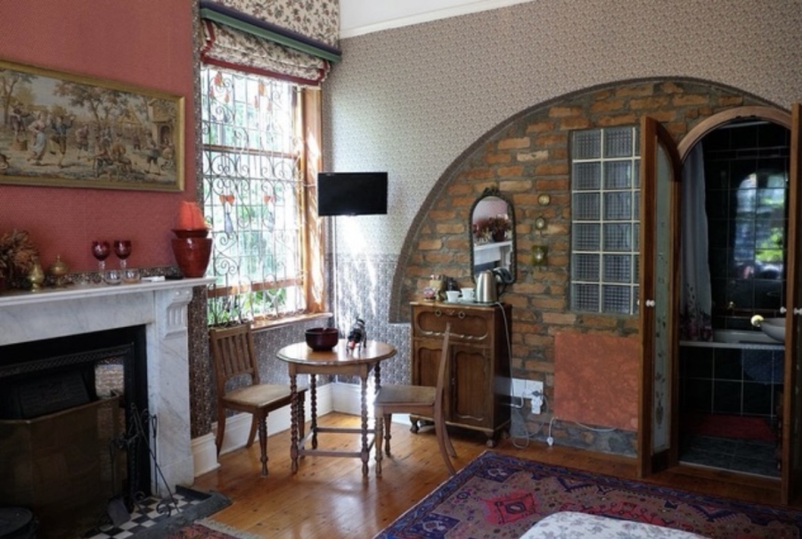 4 Bedroom Property for Sale in Green Point Western Cape